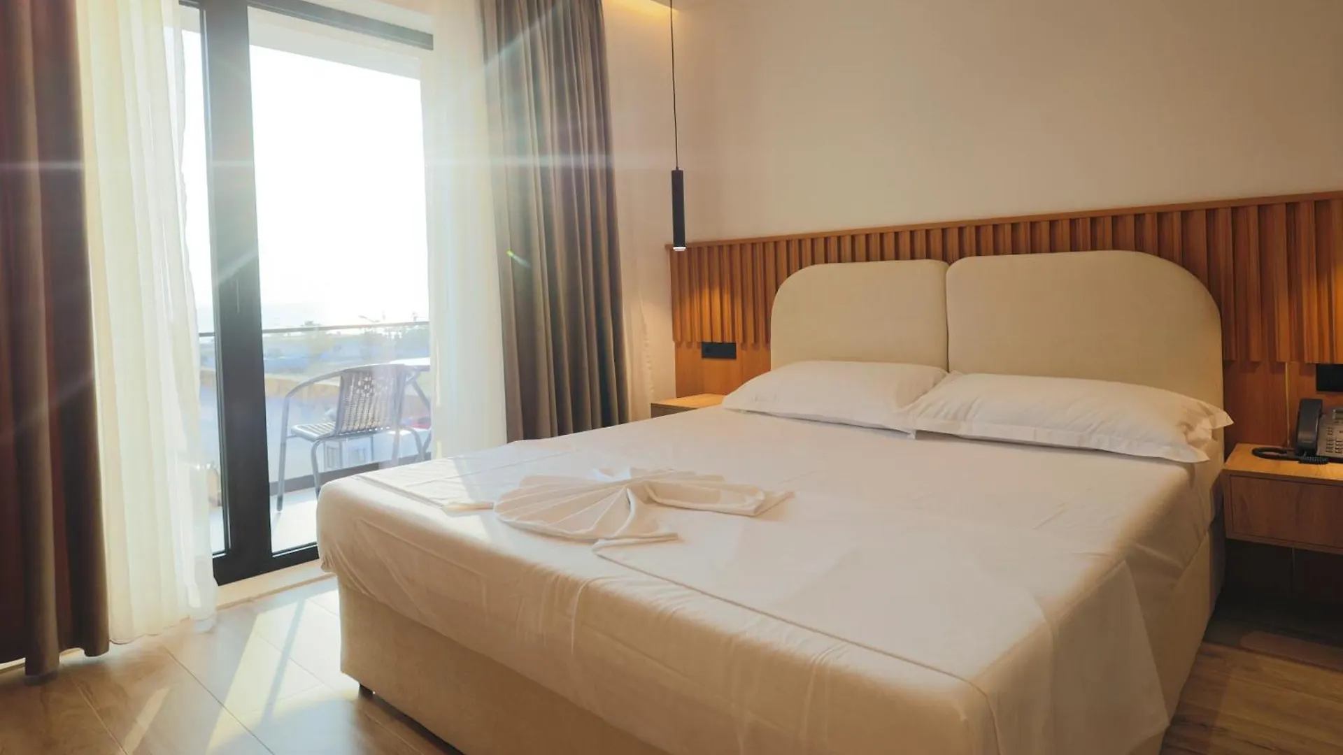 Albatros Beach & Resort Rrogozhine Otel